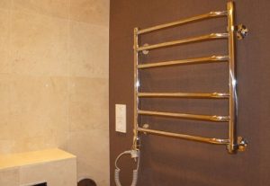 Установка электрического полотенцесушителя в ванной в Новочебоксарске